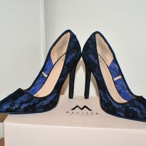 Blue sexy pumps